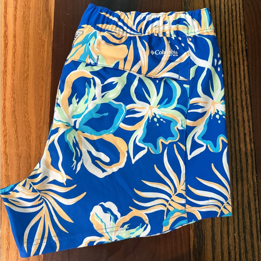 Columbia PFG Shorts, perfect for water, zippered pocket